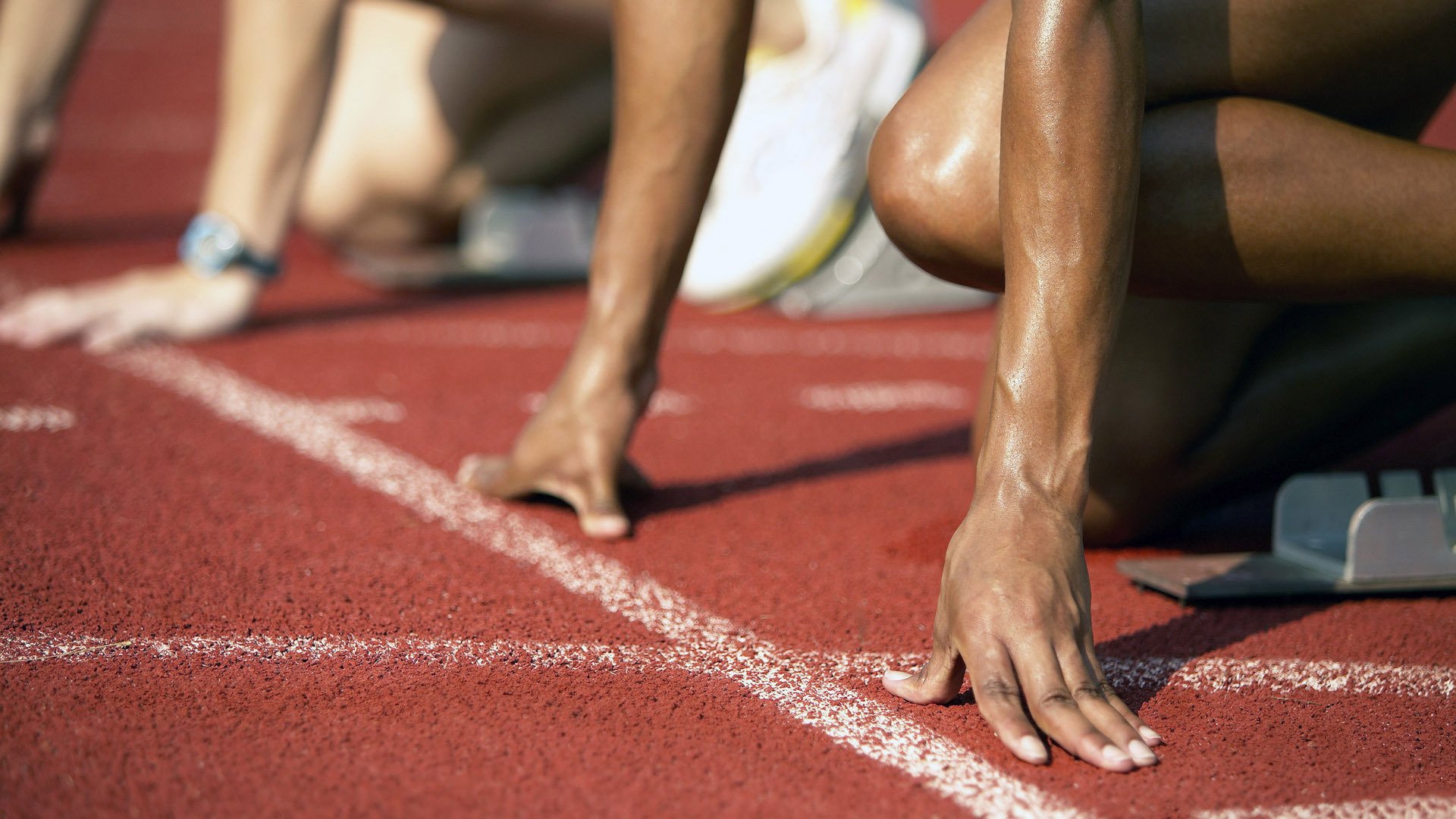 “尼古拉斯·桑特基的精准传球与决策能力，带领阿根廷美洲狮队迈向成功”