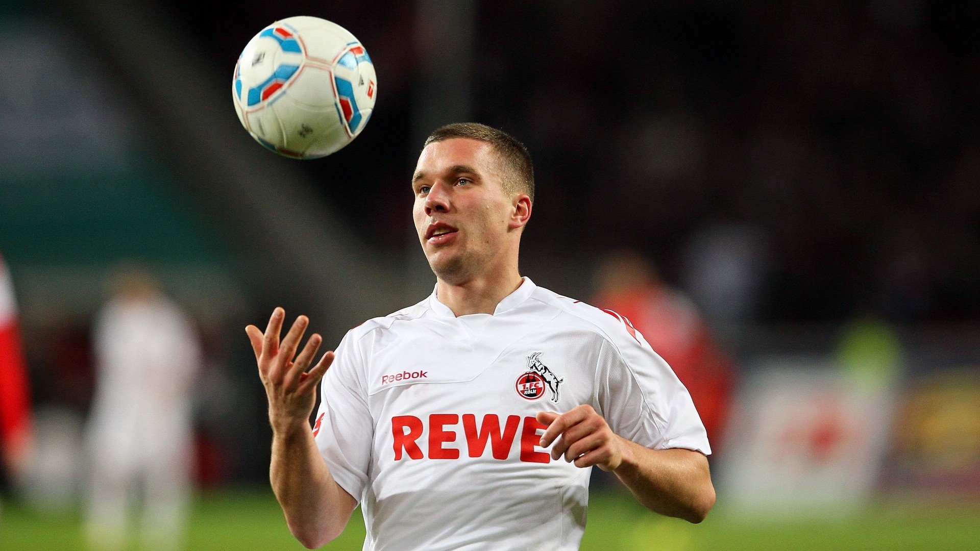 中国足球国家队技术战术演练成效明显，中国足球技术档案