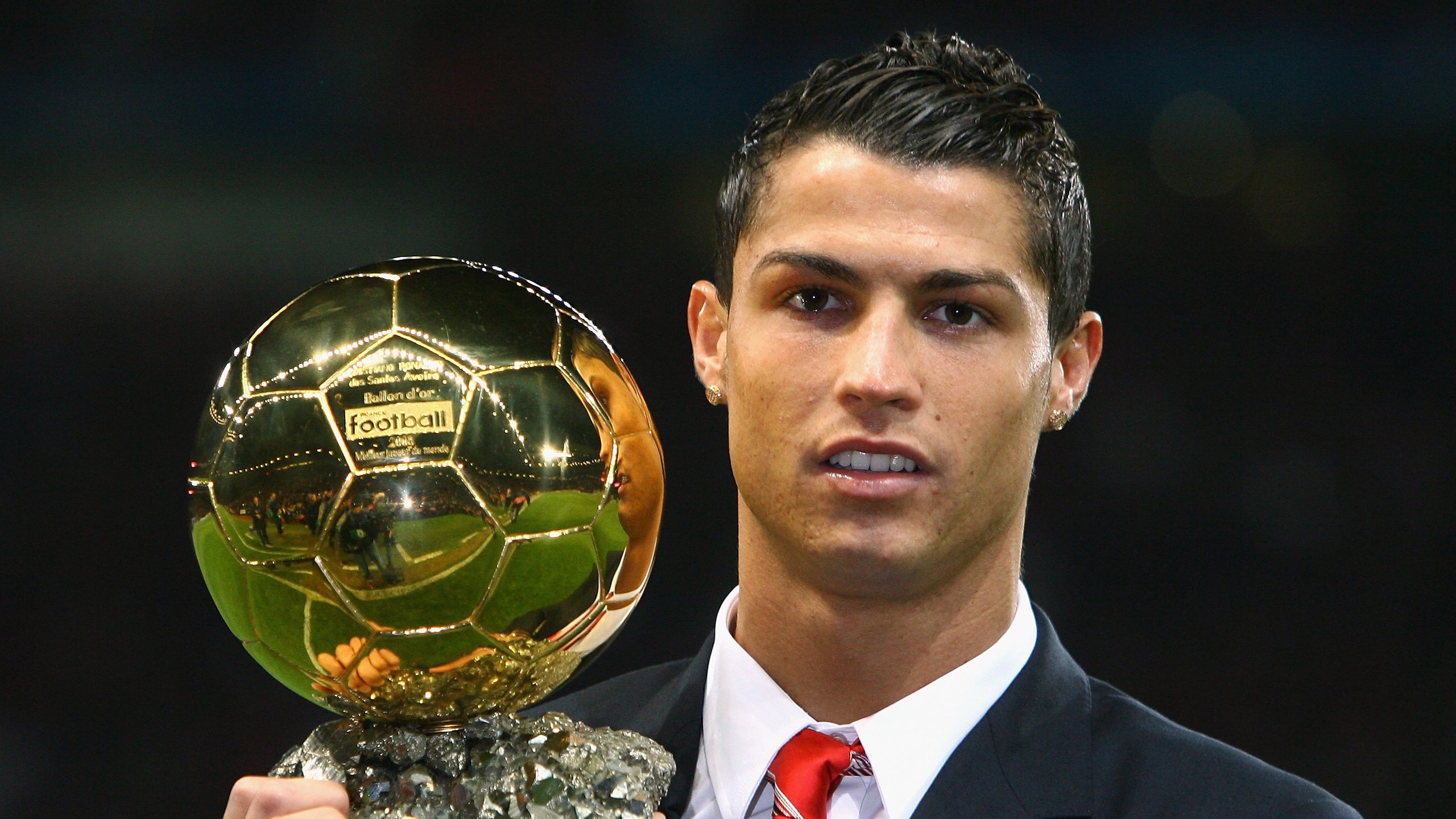 关键阶段头球争顶成功率是否决定胜负天平,头球怎么顶